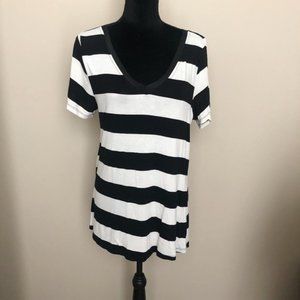 Lularoe Christy Tee